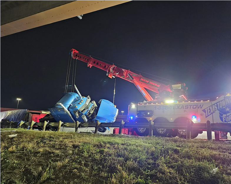 Screenshot 2026-01-14 at 19-26-04 24_7 Emergency Towing Services DFW Heavy Equipment Recovery
